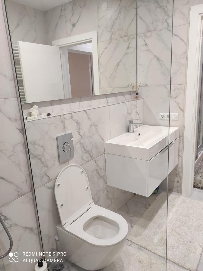 New Modern Apartment Ujgorod Dış mekan fotoğraf